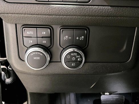 Used 2023 GMC Yukon XL Denali image 33