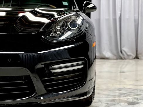 Used 2014 Porsche Panamera GTS image 3