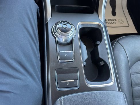 Certified 2018 Ford Fusion SE w/ Fusion SE Technology Package image 34