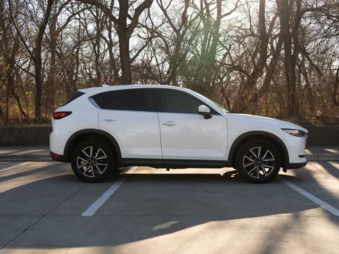 Used 2017 MAZDA CX-5 Grand Touring w/ Premium Package image 10
