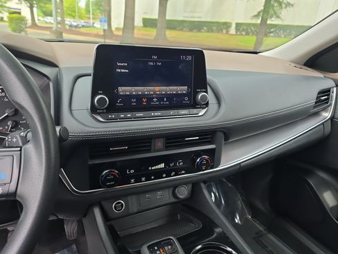 Certified 2023 Nissan Rogue SV FWD image 19