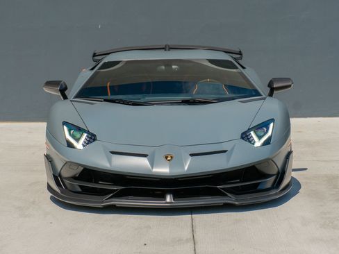 Used 2019 Lamborghini Aventador SVJ AWD/4WD image 5