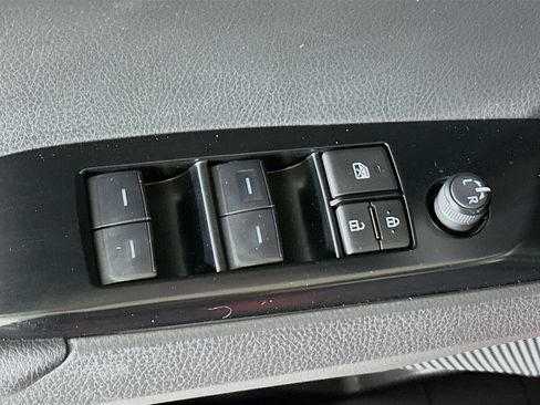 Used 2025 Toyota Camry LE FWD image 14
