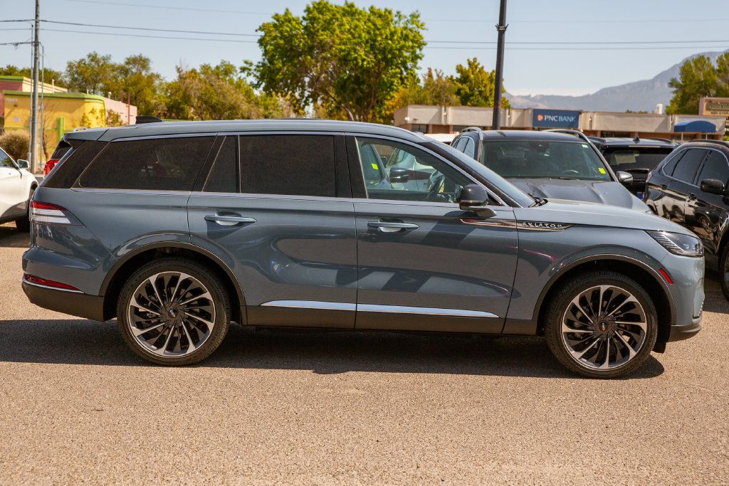 Used 2025 Lincoln Aviator Reserve w/ Equipment Group 201A AWD/4WD image 5