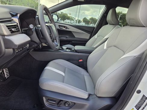 Used 2025 Toyota Camry SE w/ Convenience Package FWD image 26