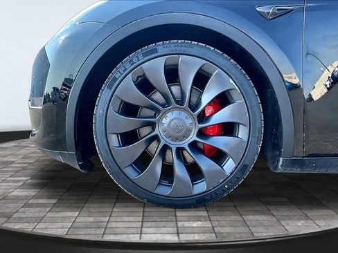 Used 2022 Tesla Model Y Performance AWD/4WD image 9