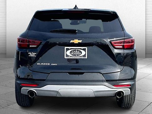 Used 2025 Chevrolet Blazer LT image 3