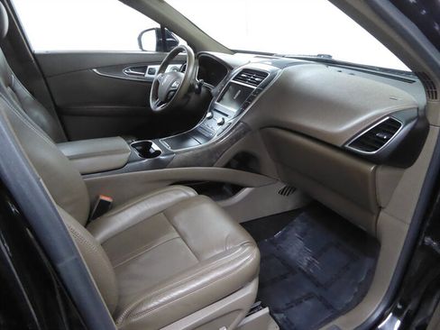 Used 2016 Lincoln MKX Reserve w/ Luxury Package AWD/4WD image 21