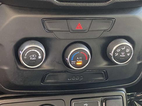 Used 2020 Jeep Renegade Sport AWD/4WD image 26