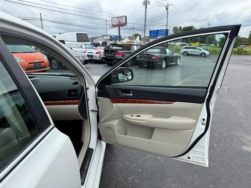 Used 2010 Subaru Legacy 2.5i Limited w/ Appearance Package 1H image 37