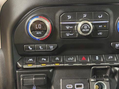 Used 2019 GMC Sierra 1500 SLT w/ SLT Premium Plus Package image 38