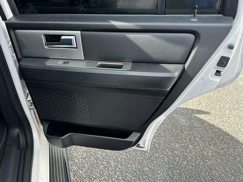 Used 2017 Ford Expedition XLT w/ Equipment Group 202A image 22