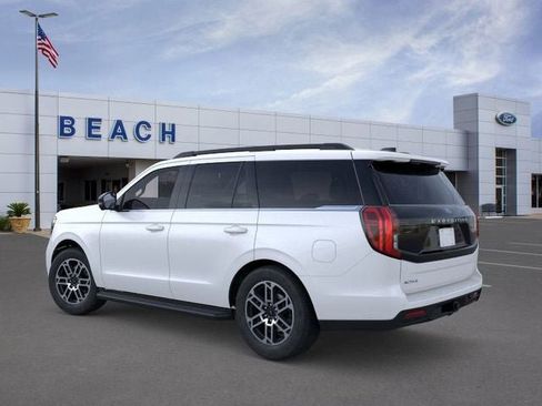 New 2025 Ford Expedition Active image 5
