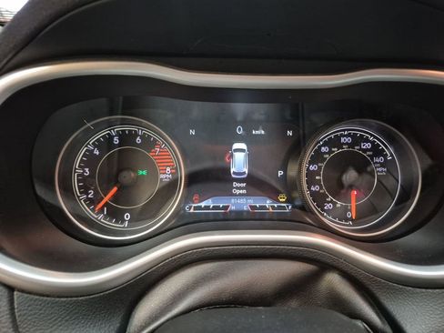 Used 2017 Jeep Cherokee Trailhawk w/ Safetytec Group image 6