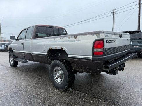 Used 1997 Dodge Ram 2500 Truck 4x4 Club Cab image 3