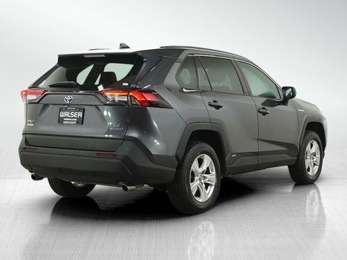 Used 2021 Toyota RAV4 LE AWD/4WD image 5