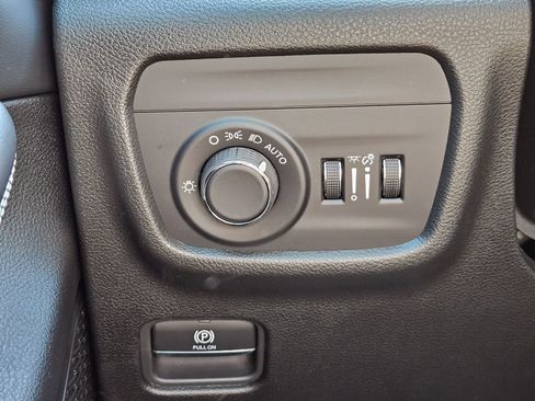 New 2026 Jeep Grand Cherokee Laredo image 21