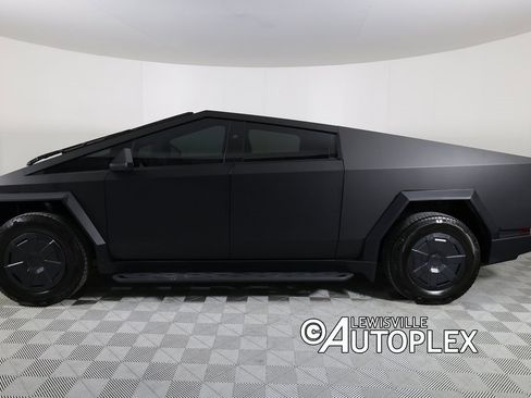 Used 2025 Tesla Cybertruck AWD Crew Cab image 12