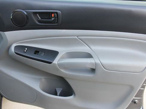 Used 2012 Toyota Tacoma 2WD Double Cab w/ Convenience Pkg image 19