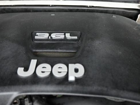 Used 2018 Jeep Wrangler Unlimited Sahara AWD/4WD image 25