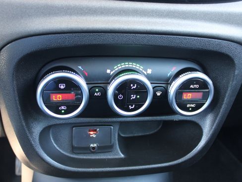 Used 2015 FIAT 500L Trekking FWD image 21