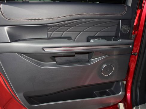 Certified 2022 Ford Expedition Max Platinum image 20