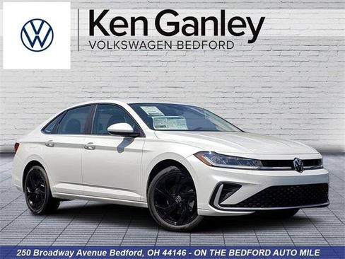 New 2025 Volkswagen Jetta SE image 1