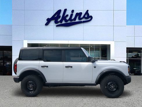 New 2026 Ford Bronco Big Bend w/ Black Diamond Package image 1