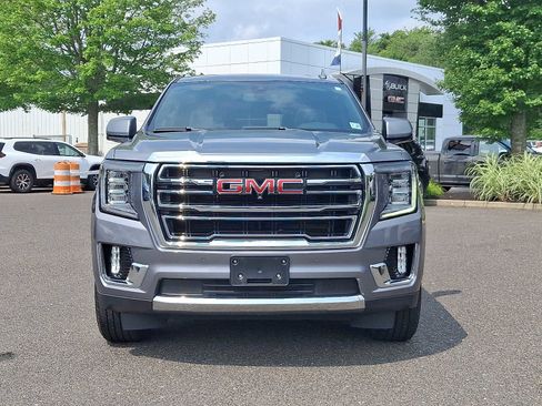 Used 2022 GMC Yukon SLT w/ SLT Premium Package image 2