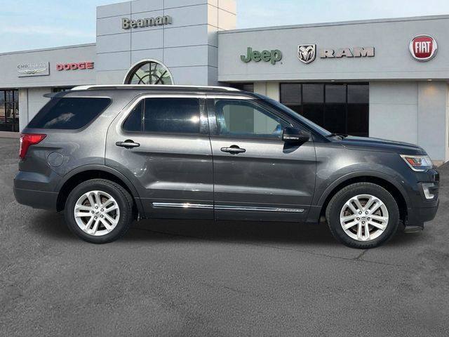 Used 2017 Ford Explorer XLT FWD image 8