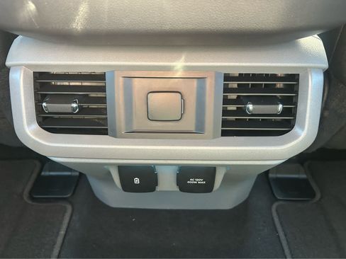 Used 2024 Ford F150 Lariat AWD/4WD image 13