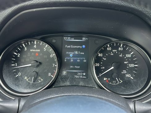Certified 2017 Nissan Rogue SV AWD/4WD image 17