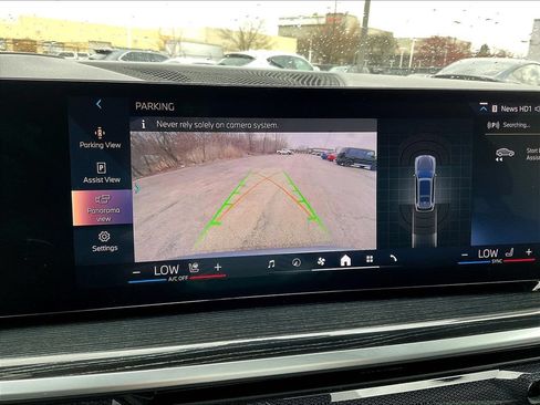 Used 2024 BMW X7 xDrive40i w/ M Sport Package AWD/4WD image 14