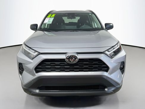 Used 2025 Toyota RAV4 LE AWD/4WD image 11