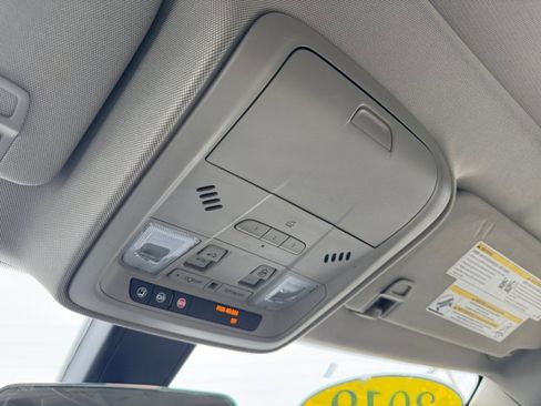 Used 2019 Cadillac XT4 Luxury w/ Cold Weather Package image 19