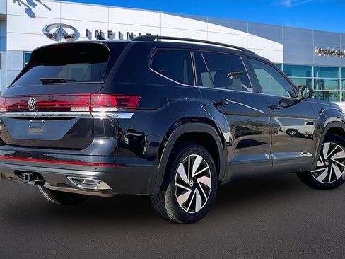 Used 2025 Volkswagen Atlas SE FWD image 2
