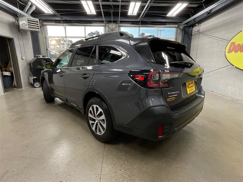 Used 2022 Subaru Outback Premium AWD/4WD image 3