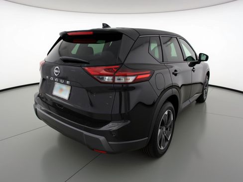 Used 2025 Nissan Rogue SV FWD image 9