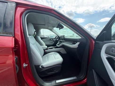 New 2026 Ford Explorer Platinum AWD/4WD image 24