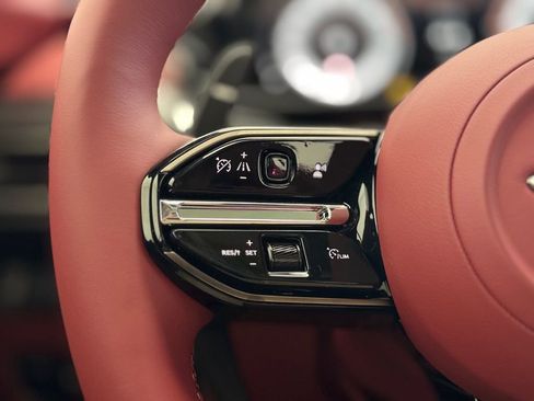 Used 2025 Aston Martin Vanquish image 23