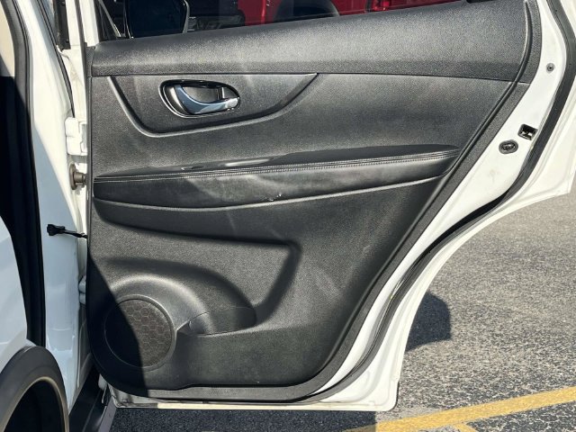 Used 2017 Nissan Rogue S FWD image 22