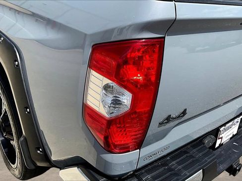Used 2018 Toyota Tundra SR5 w/ SR5 Upgrade Package AWD/4WD image 26