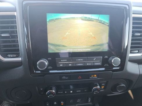 Certified 2024 Nissan Frontier SV w/ Technology Package image 18