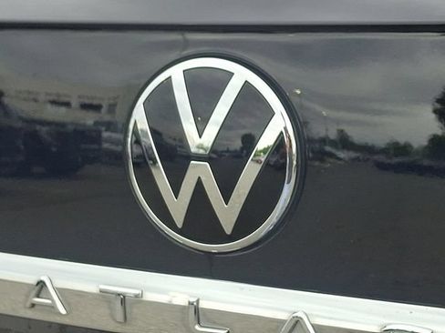 Used 2023 Volkswagen Atlas Cross Sport SE AWD/4WD image 30