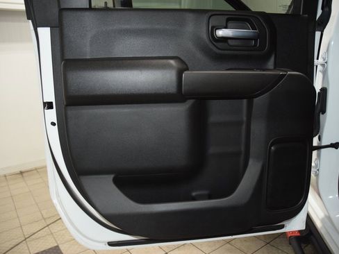 Used 2024 Chevrolet Silverado 2500 Custom w/ Custom Value Package image 47