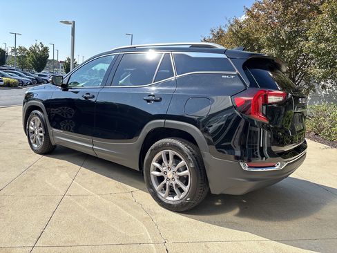 Used 2024 GMC Terrain SLT AWD/4WD image 7