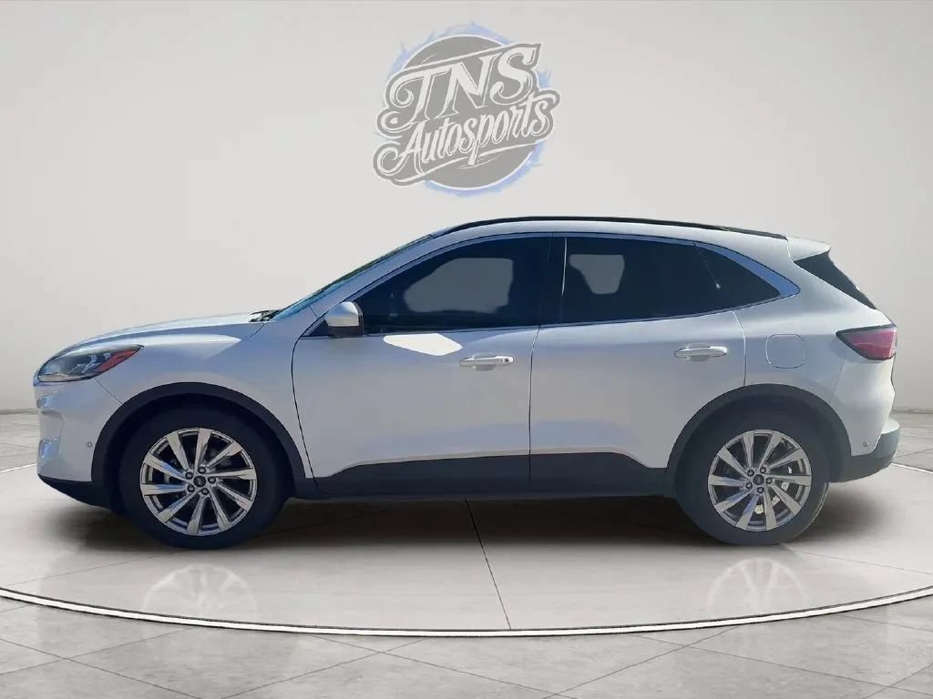 Used 2021 Ford Escape Titanium w/ Titanium Elite Package FWD image 2