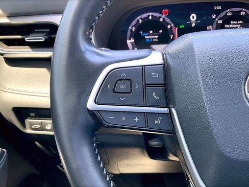 Used 2023 Toyota Highlander Limited FWD image 23