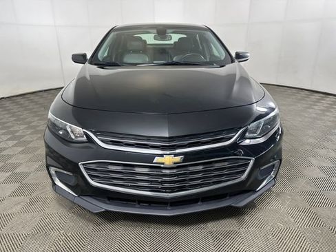 Used 2017 Chevrolet Malibu LT w/ Leather Package image 8