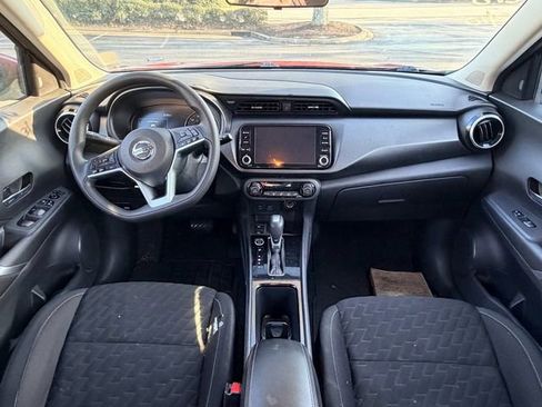 Certified 2021 Nissan Kicks SV image 10